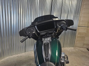 2024 Harley-Davidson® Street Glide® Alpine Green thumb 2