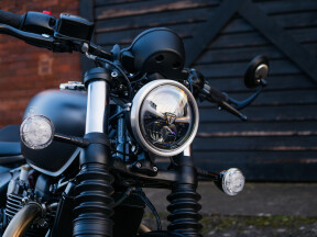 2026 Triumph Bonneville Bobber  thumb 1