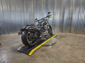 2014 Harley-Davidson® Breakout® HCCHROMEFLAKE thumb 1