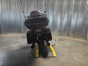 2017 Harley-Davidson® CVO™ Limited Black Garnet & Electric Red Pearl with Carbon Dust including Cont thumb 0