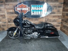 2017 Harley-Davidson® Street Glide® Special Vivid Black thumb 2