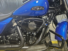 2024 Harley-Davidson® Street Glide® Blue Burst thumb 3
