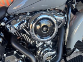 2026 Harley Davidson Heritage Classic FLHC thumb 3