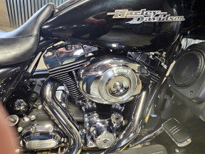 2013 Harley-Davidson® Street Glide® BLACK PEARL thumb 3