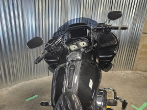 2023 Harley-Davidson® Road Glide® Vivid Black thumb 2