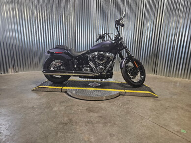 2025 Harley-Davidson® Street Bob® Purple Abyss Denim w/Cast Wheels