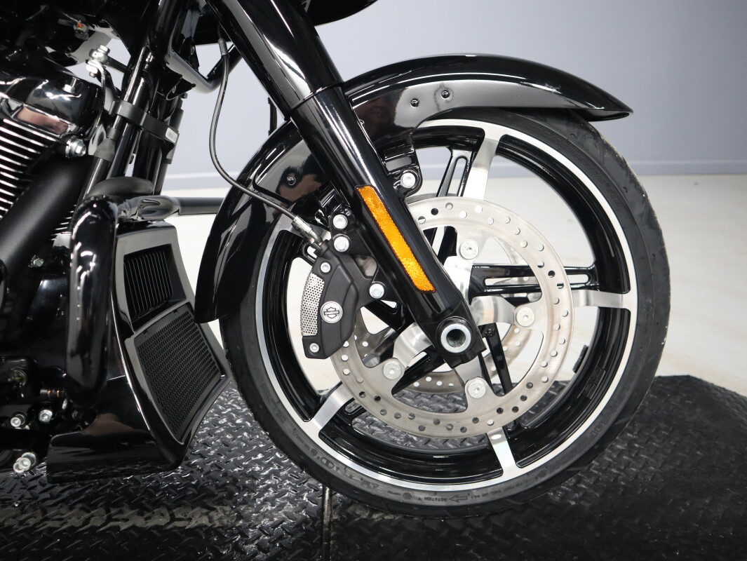 2026 Harley-Davidson® Road Glide™ FLTRX, photo 12