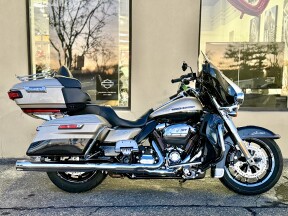 2018 Harley-Davidson® Ultra Limited Low FLHTKL - LOW MILEAGE thumb 3