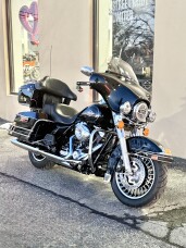 2012 Harley-Davidson® Electra Glide® Classic FLHTC thumb 2