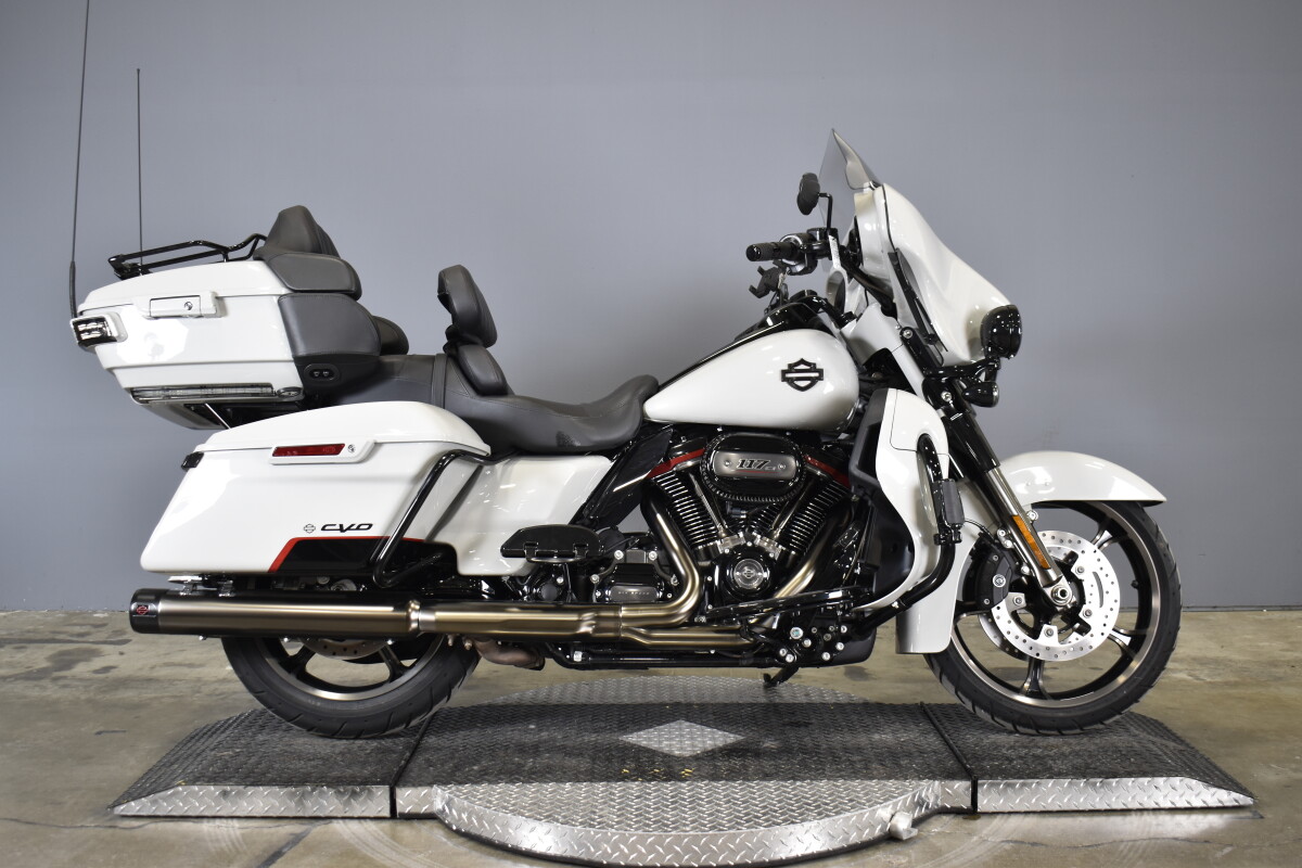 2020 Harley-Davidson® CVO™ Street Glide® FLHXSE | MotorCity Harley