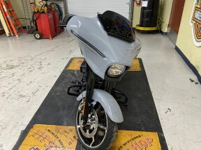 2026 Harley-Davidson® Street Glide® Dark Billiard Gray Black Trim FLHX thumb 2