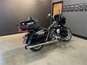 2011 Harley-Davidson® Electra Glide® Ultra Classic® Black thumb 2