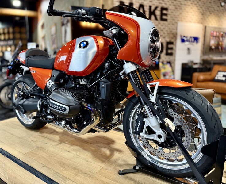 2026 BMW Motorrad R 12 S Lava Orange Metallic