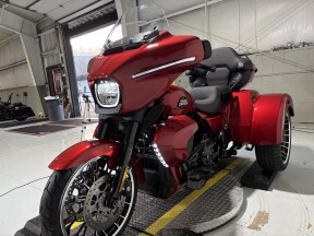 2026 Harley-Davidson® Street Glide 3 Limited Brilliant Red Black Trim thumb 0