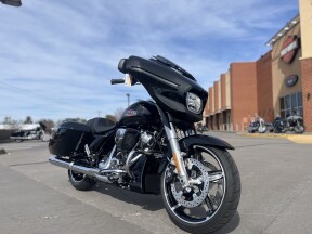 2026 Harley-Davidson® FLHX Street Glide, Vivid Black thumb 3