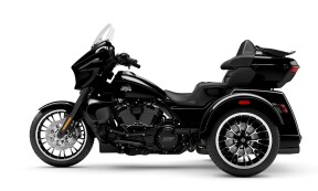 2026 Harley-Davidson® Street Glide™ 3 Limited Vivid Black Black Trim thumb 2