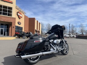 2026 Harley-Davidson® FLHX Street Glide, Vivid Black thumb 2