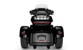 2026 Harley-Davidson® Street Glide™ 3 Limited Vivid Black Black Trim thumb 1