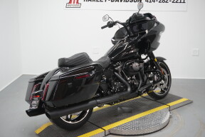 2026 Harley-Davidson® Road Glide® Vivid Black Black Trim thumb 2