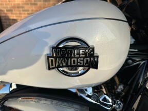 2026 Harley-Davidson Street Glide Limited FLHXL thumb 3