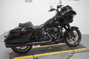 2026 Harley-Davidson® Road Glide® Vivid Black Black Trim thumb 3
