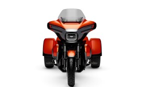 2026 Harley-Davidson® CVO Street Glide 3 Limited Citrus Heat CVO Tri-Tone thumb 3