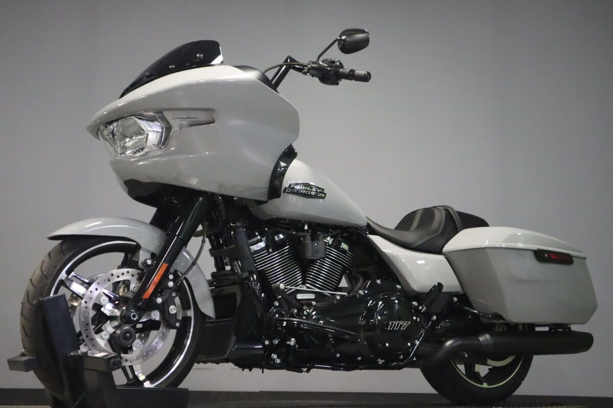 2025 Harley-Davidson® Road Glide™ FLTRX, photo 4