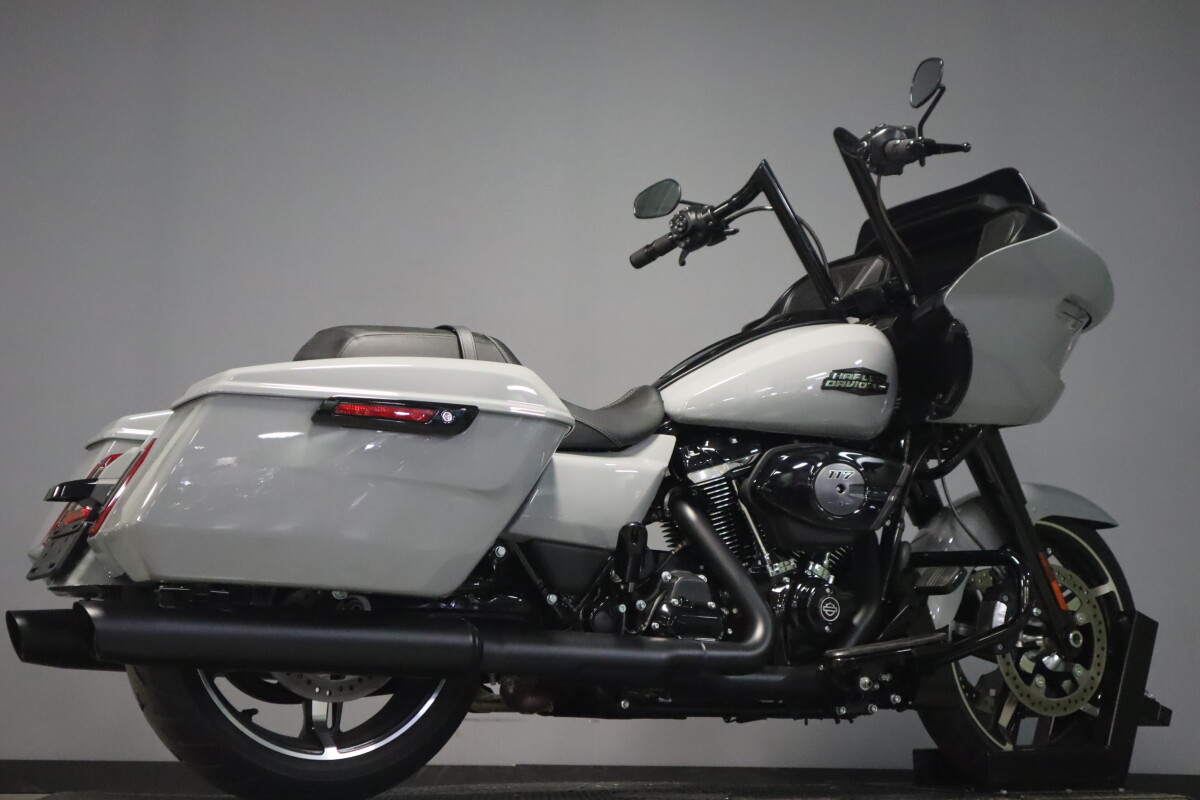 2025 Harley-Davidson® Road Glide™ FLTRX, photo 8