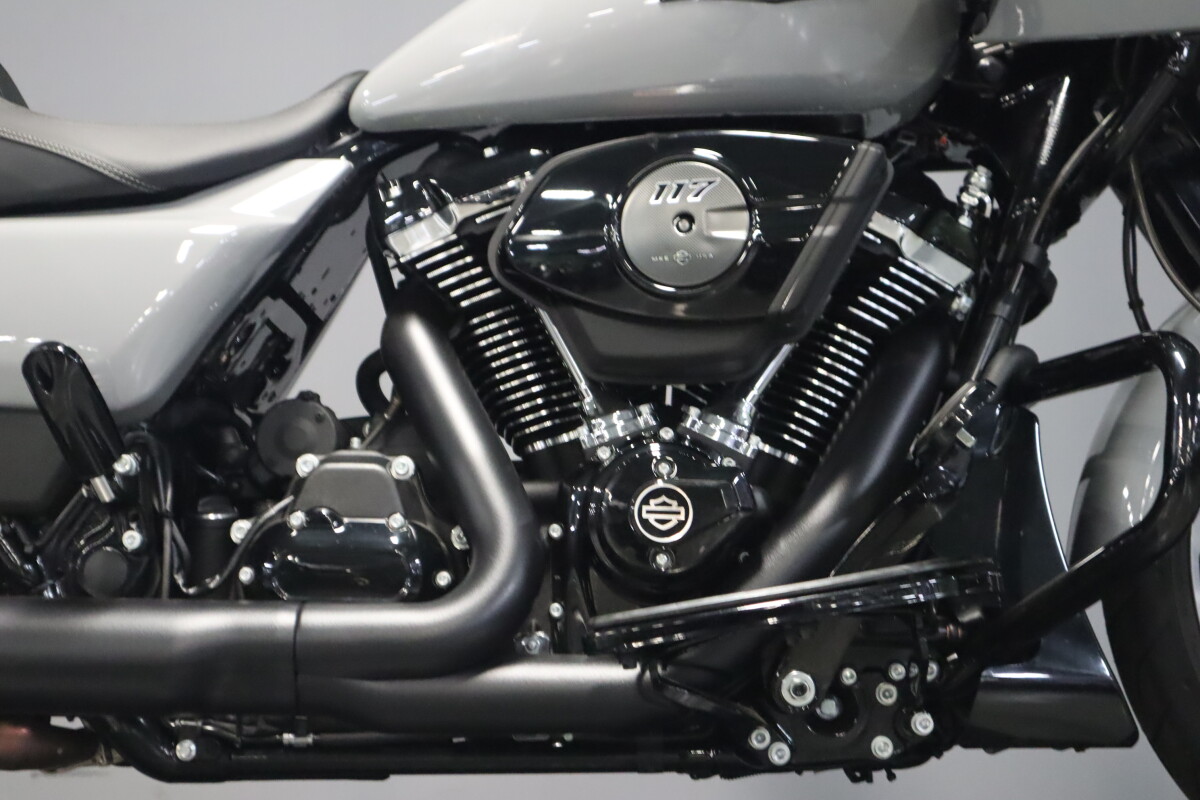 2025 Harley-Davidson® Road Glide™ FLTRX, photo 10