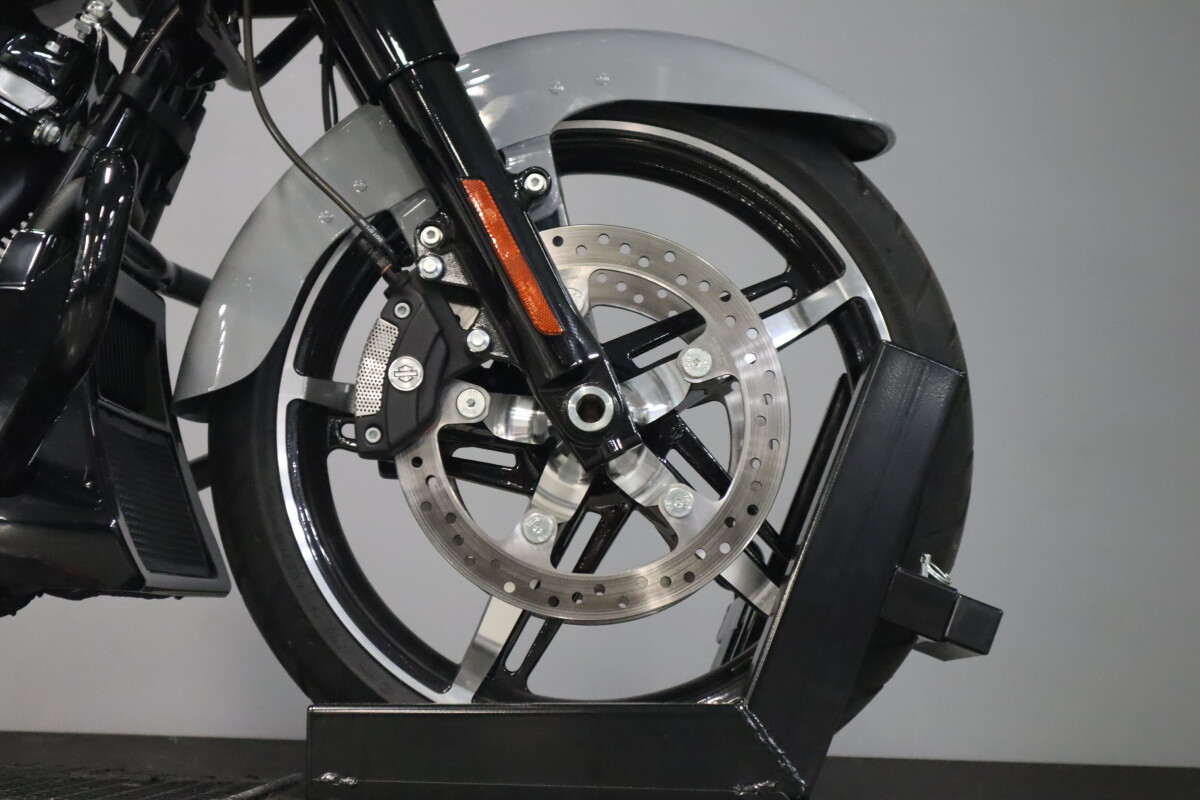 2025 Harley-Davidson® Road Glide™ FLTRX, photo 11