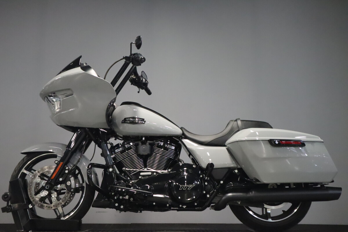 2025 Harley-Davidson® Road Glide™ FLTRX, photo 5