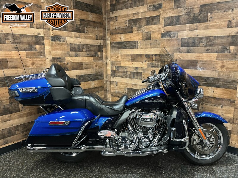 2014 Harley-Davidson® CVO™ Electra Glide Ultra Limited® Jupiter Blue & Wicket Sapphire w Dragontail 