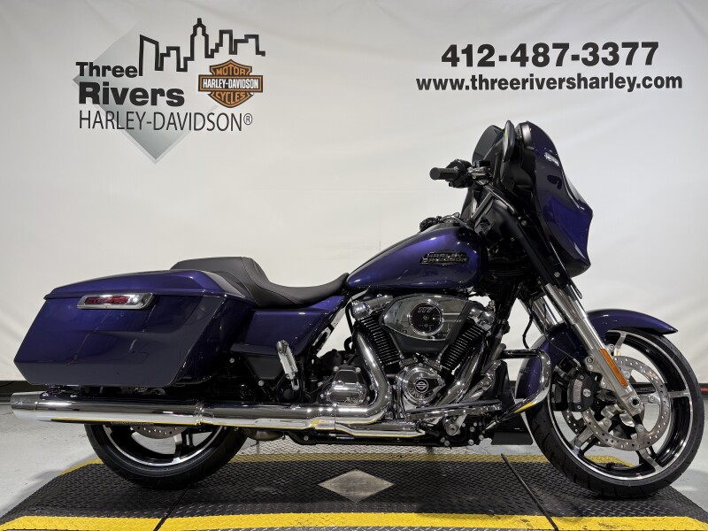 2026 Harley-Davidson® Street Glide® Purple Abyss Chrome Trim