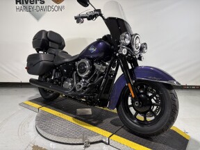 2026 Harley-Davidson® Heritage Classic Purple Abyss Black Cast Wheels thumb 2