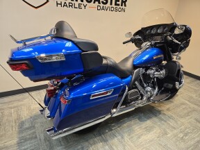2017 Harley-Davidson® Ultra Limited Custom Colour Bonneville Blue/Fathom Blue FLHTK thumb 3
