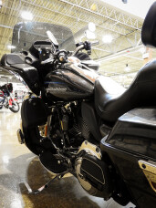 Harley-Davidson® Road Glide® Ultra 2013 FLTRU MIDNIGHT PEARL thumb 0
