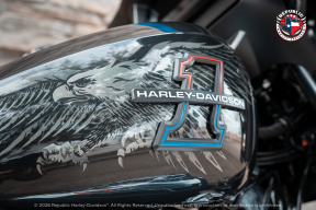 2026 Harley-Davidson® Street Glide® FLHX thumb 2