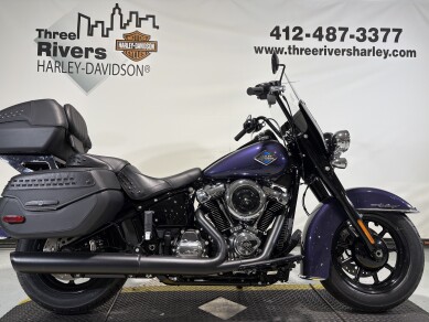 2026 Harley-Davidson® Heritage Classic Purple Abyss Black Cast Wheels