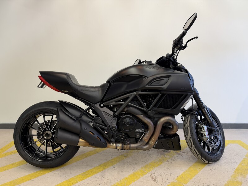 2015 Ducati Diavel ABS - Dark Stealth