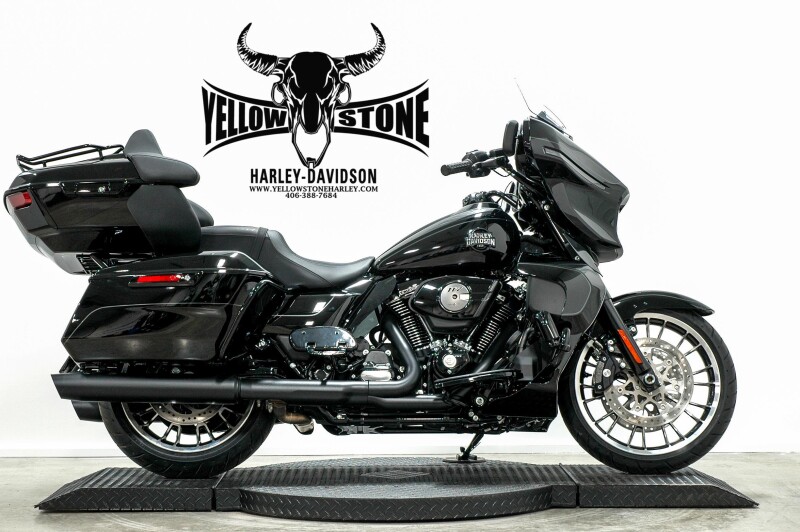 2026 Harley-Davidson® Street Glide® Vivid Black Black Trim