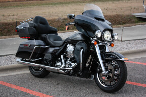 2014 Harley-Davidson® Ultra Limited FLHTK thumb 3