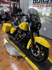 2023 Harley-Davidson® Road King® Special INDUSTRIAL YLW thumb 0