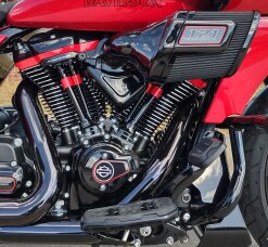 Harley-Davidson® CVO™ Road Glide™ ST 2025 thumb 2
