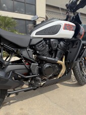 2026 Harley-Davidson® Pan America 1250 Limited White Onyx Pearl thumb 1