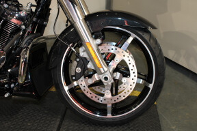 2026 Harley-Davidson Street Glide Grand American Touring FLHX thumb 1