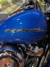 2018 Harley-Davidson® Deluxe ELECTRIC BLUE W/PINSTRIPE thumb 3