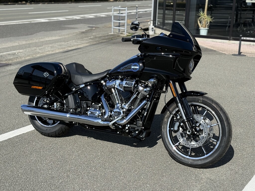 2026 Harley-Davidson® Low Rider™ ST Vivid Black Chrome Trim 2026 Harley-Davidson® Low Rider™ ST Vivid Black Chrome Trim