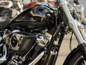 ［新車］2026 ブレイクアウト™ Vivid Black Chrome Trim thumb 3