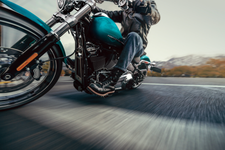 Як навчитися керувати мотоциклом Harley-Davidson?