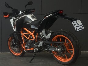 2016 KTM 390 DUKE WHITE thumb 0